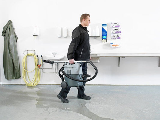 Nilfisk VL200 Wet & Dry Commercial Vacuum Cleaner semi-automatic filter cleaning