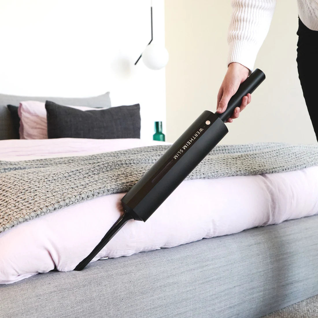 Wertheim Slim Cordless Lightweight Stick vacuum cleaner With Auto Empty Station
