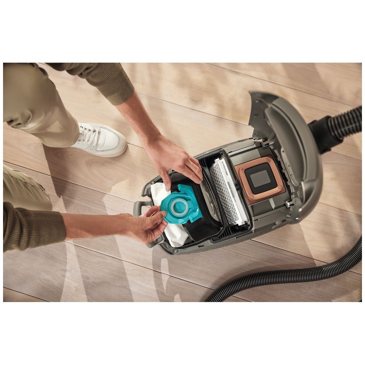 Genuine Miele TU HyClean Pure bags Guard S1 and L1 Vacuum Cleaners XXL 16 bags 4 filters