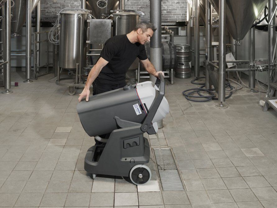 Nilfisk VL500 75 Ergo Wet & Dry Commercial Vacuum Cleaner Easy to Use