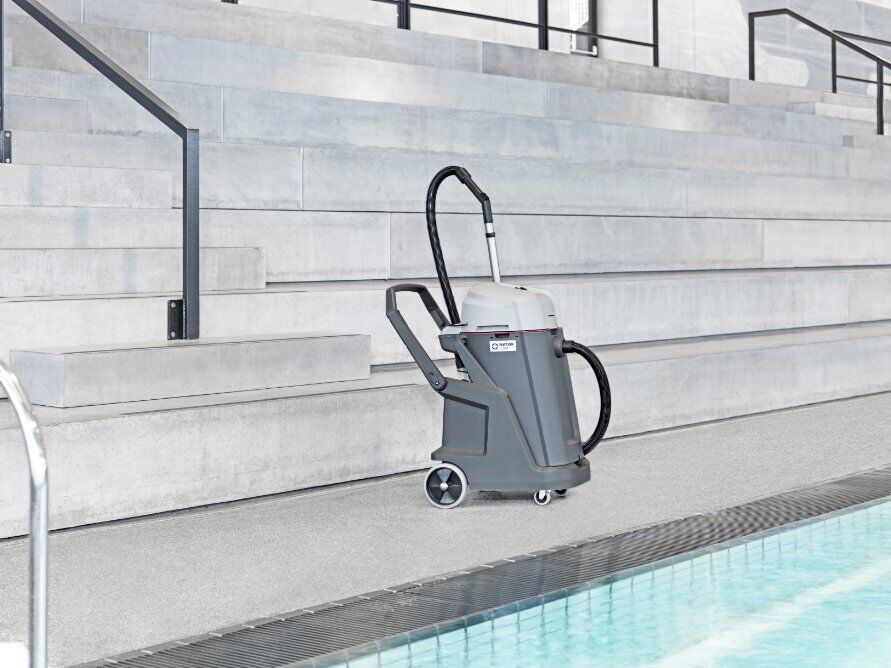 Nilfisk VL500 75 Ergo Wet & Dry Commercial Vacuum Cleaner Easy to Use