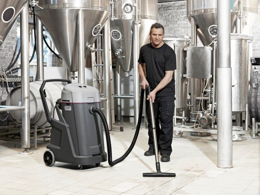 Nilfisk VL500 75 Ergo Wet & Dry Commercial Vacuum Cleaner Easy to Use